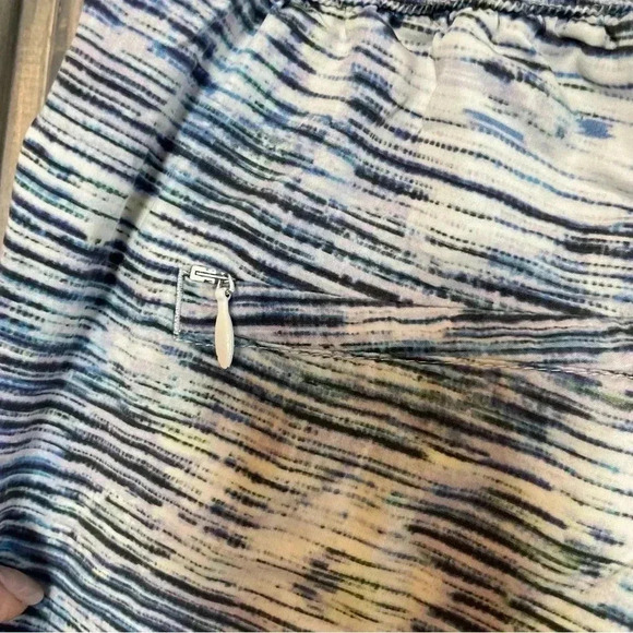 Lululemon &go Keepsake Short
Blurry Belle Multi size 8 - Picture 7 of 10